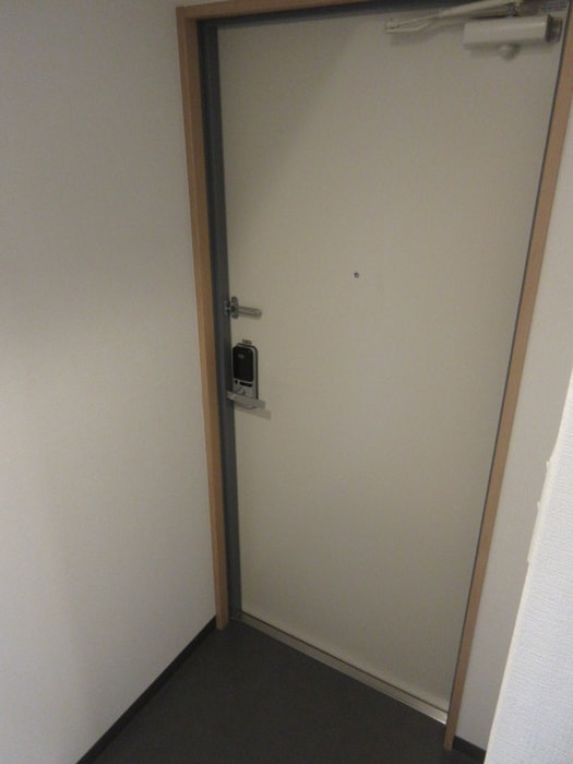 玄関 ルミエール弁天