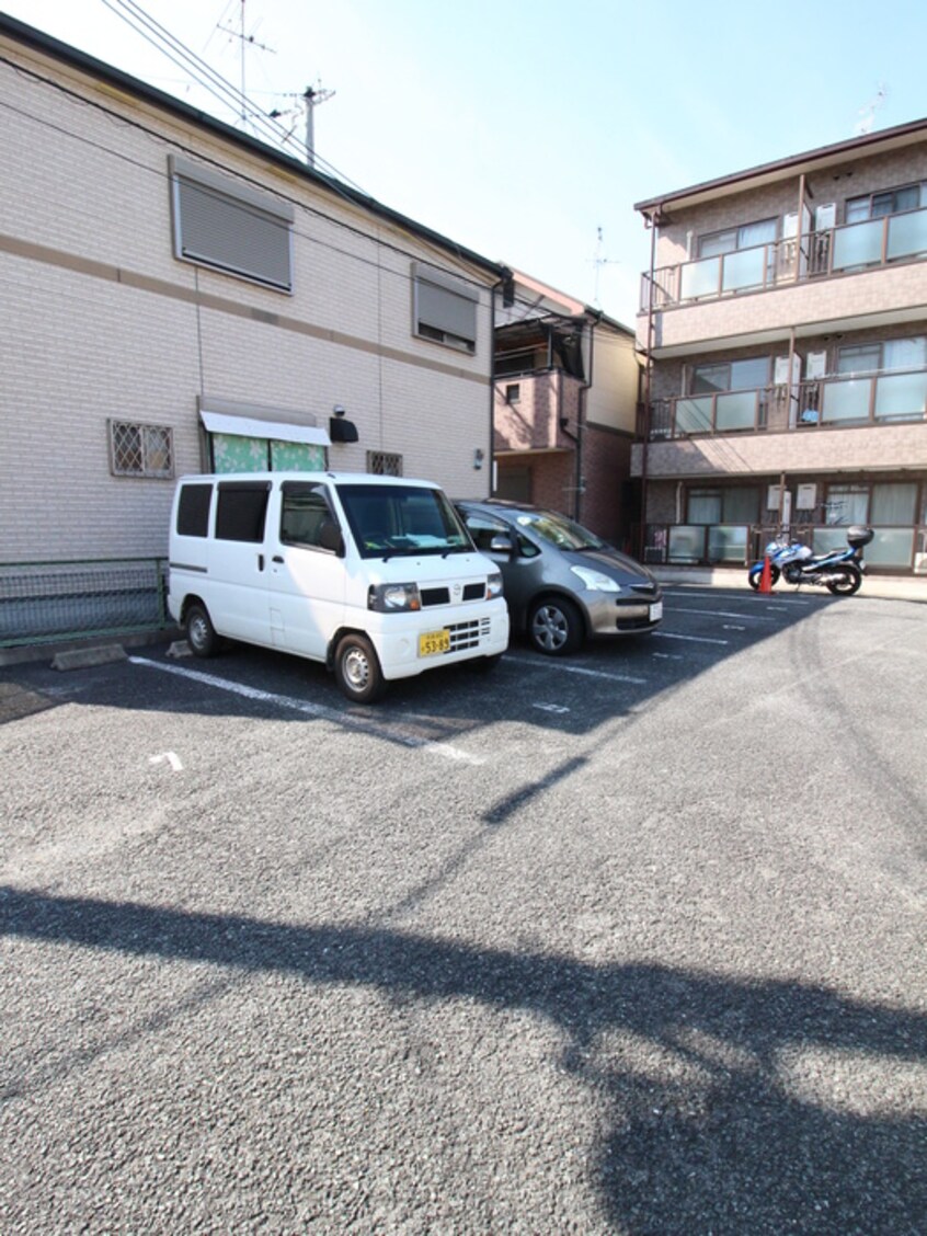 駐車場 AXAS-WILL＋