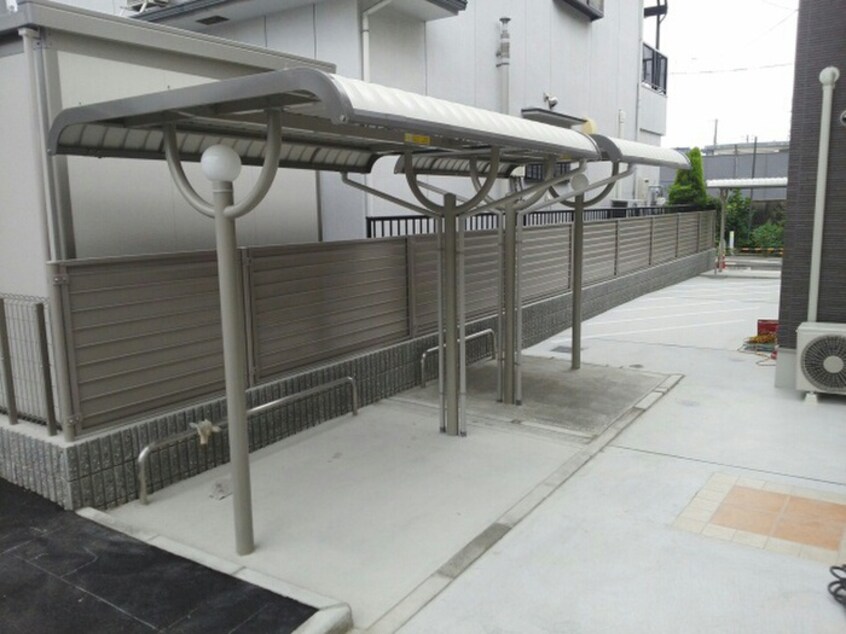 駐輪場 アルベーロディリモーネⅠ