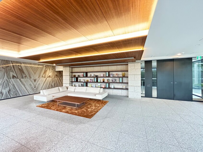 エントランス部分 デュオヒルズ京都桂川（１０８）