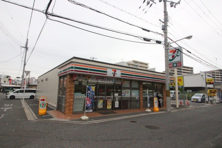セブンイレブン(コンビニ)まで550m ＡＬＥＧＲＩＡ津久野Ｓｏｕｔｈ