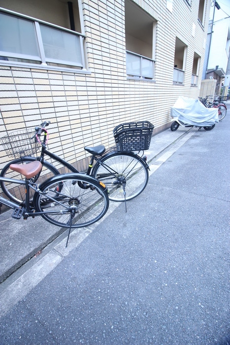 駐輪場 リサ上新庄