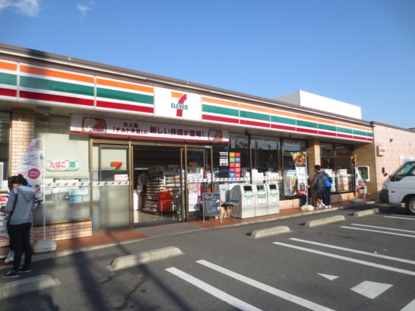 セブンイレブン阪急新伊丹駅前店(コンビニ)まで150m エルブリッジⅡ