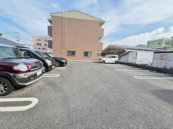 駐車場 アルカンシェル