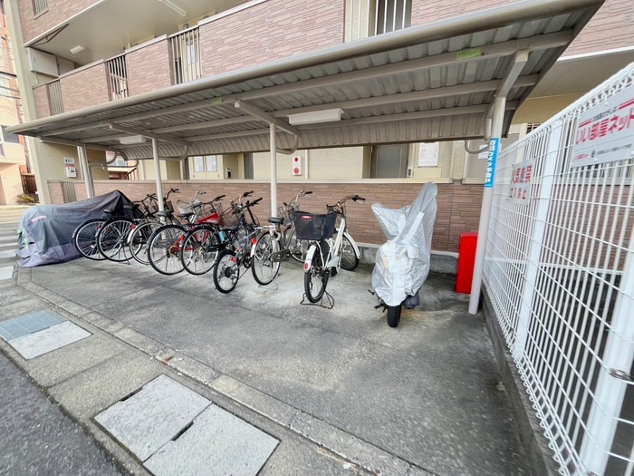 駐輪場 アルカンシェル