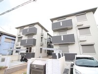 Re　Court　Stella　B