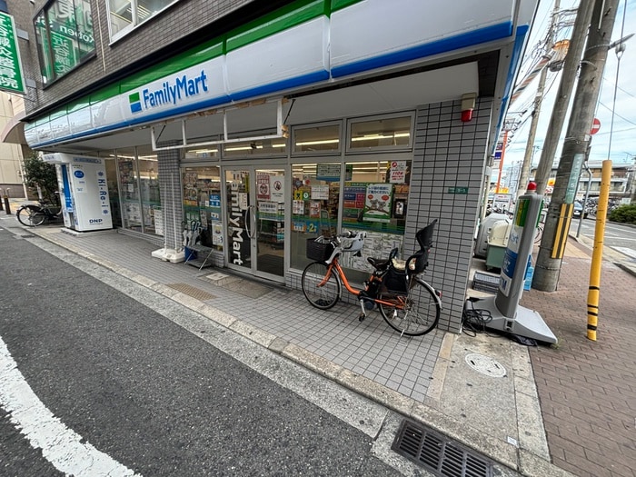 ファミリーマート 甲東園駅東口店(コンビニ)まで309m サテライトⅡ