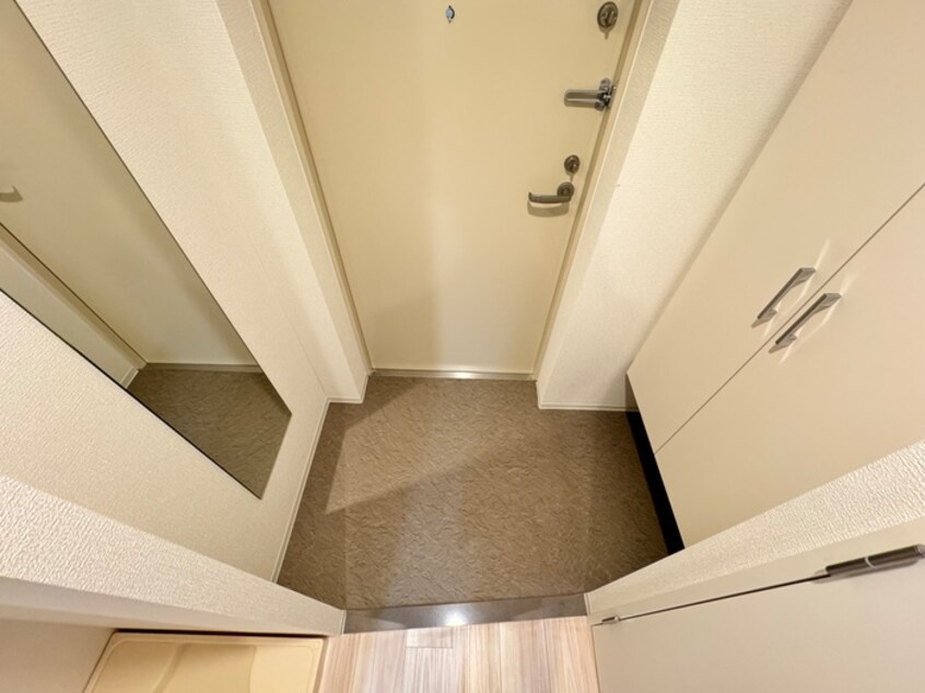 玄関 セレニテ神戸ミラクシュッド