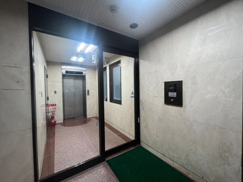 エントランス部分 レトワールトキワ