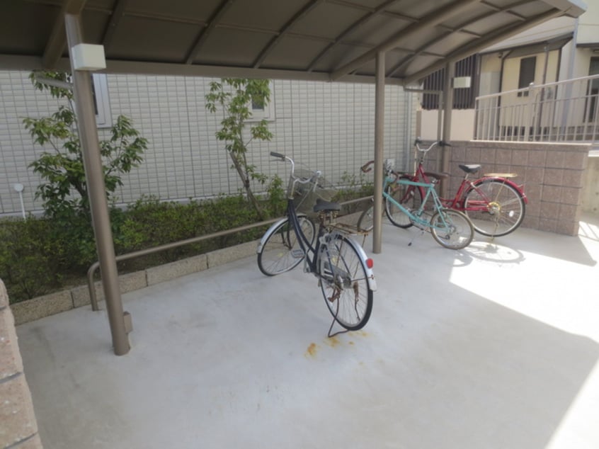 駐輪場 ノイエス　カーサ