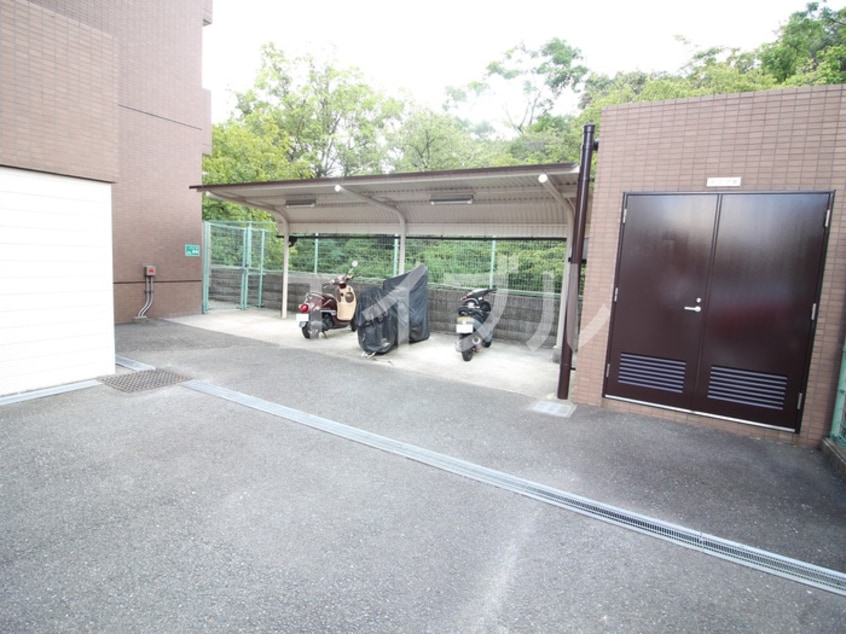 バイク置き場 ソフィア鶴見