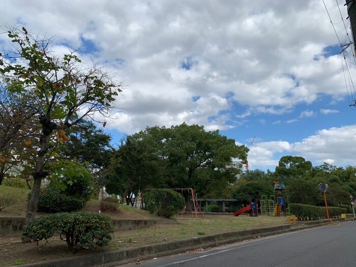 広芝公園(公園)まで580m ライブガーデン江坂Ⅷ