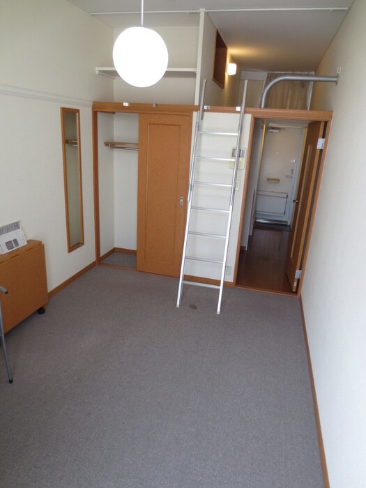 居室 デイルーチェ三津屋