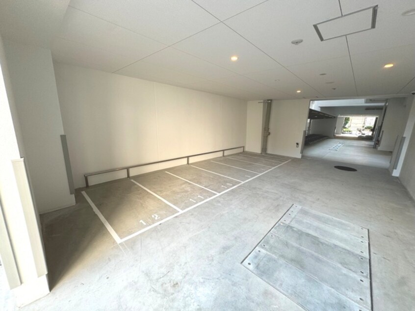 バイク置き場 セレニテ東三国ミラク