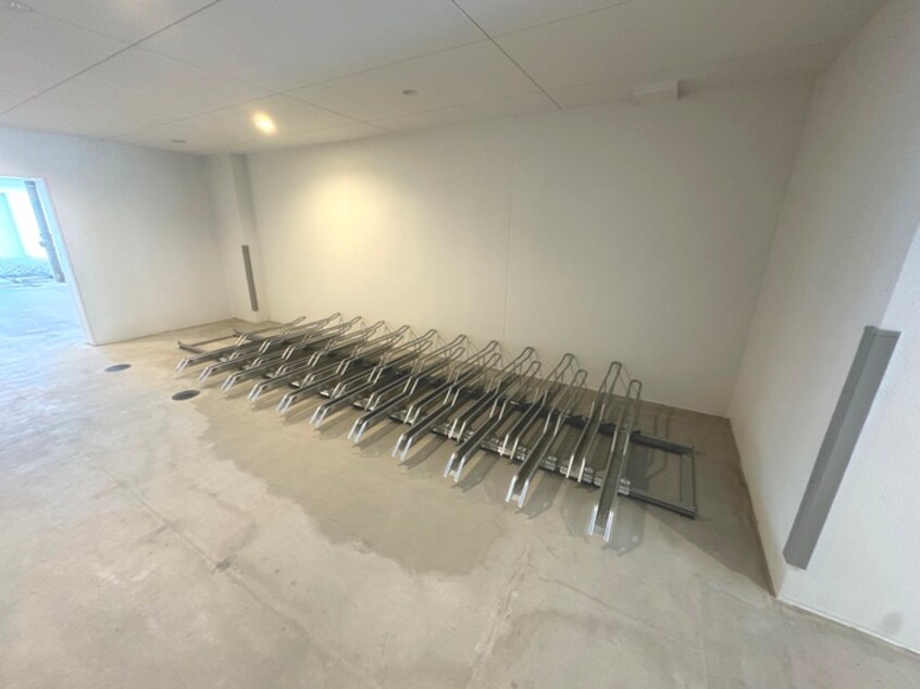 駐輪場 セレニテ東三国ミラク