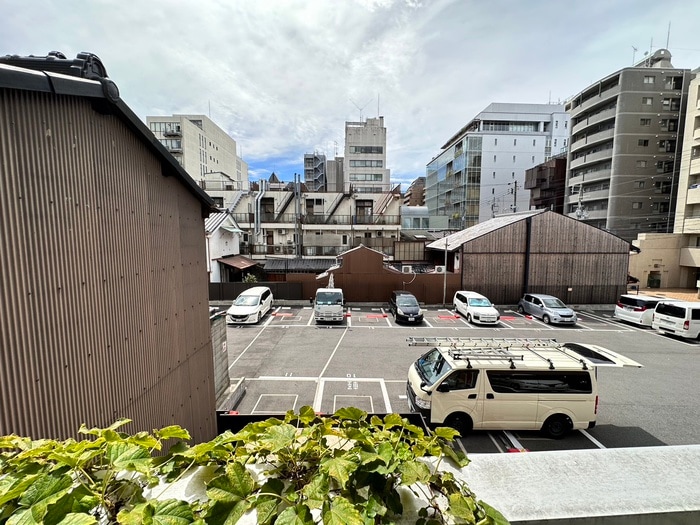 室内からの展望 ナベル錦