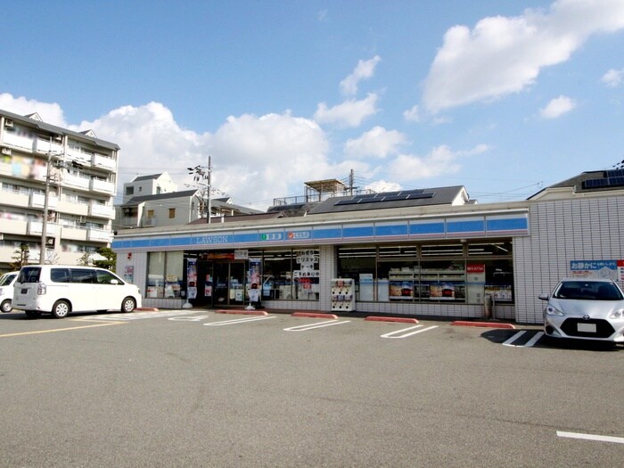 ローソン 池田八王寺二丁目店(コンビニ)まで989m ﾌｼﾞﾊﾟﾚｽ石橋Ⅱ番館　