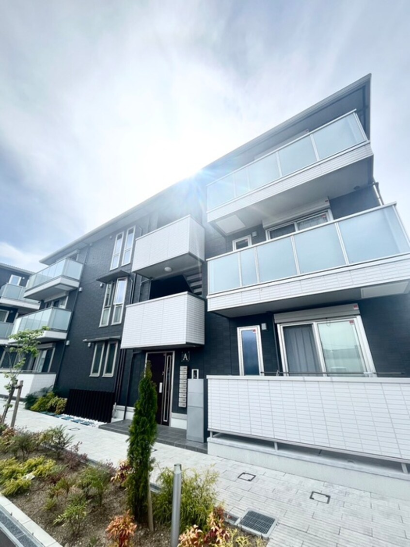 外観写真 GRANDEL　Ａ棟