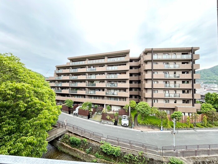 室内からの展望 プラネシア星の子山科駅前