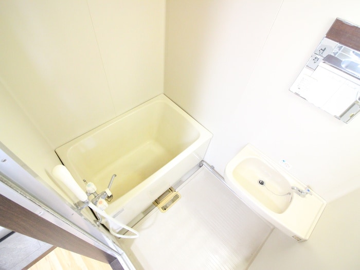 バス／シャワールーム等 竜安寺ハイツ