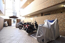 バイク置き場