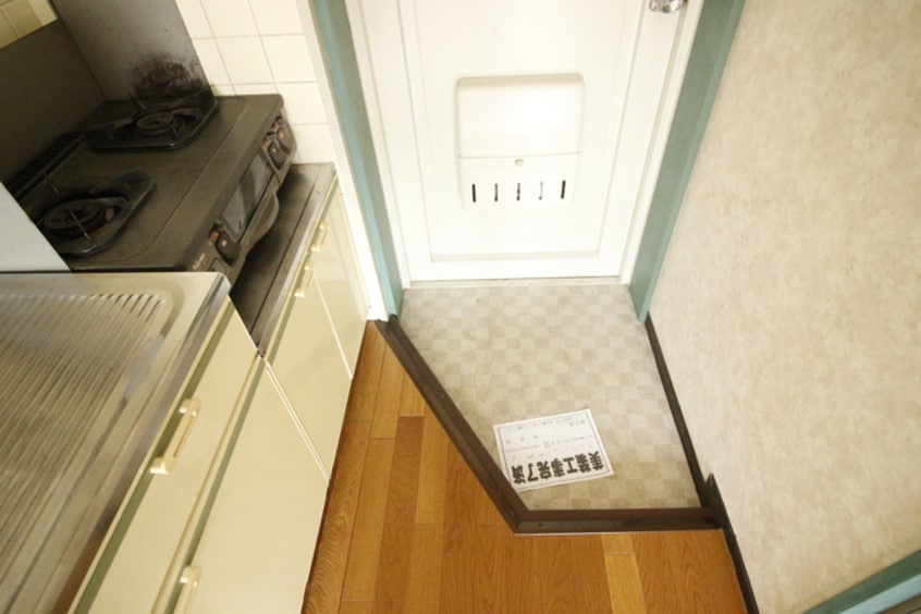 玄関 テラス・ロ－ズマリ－