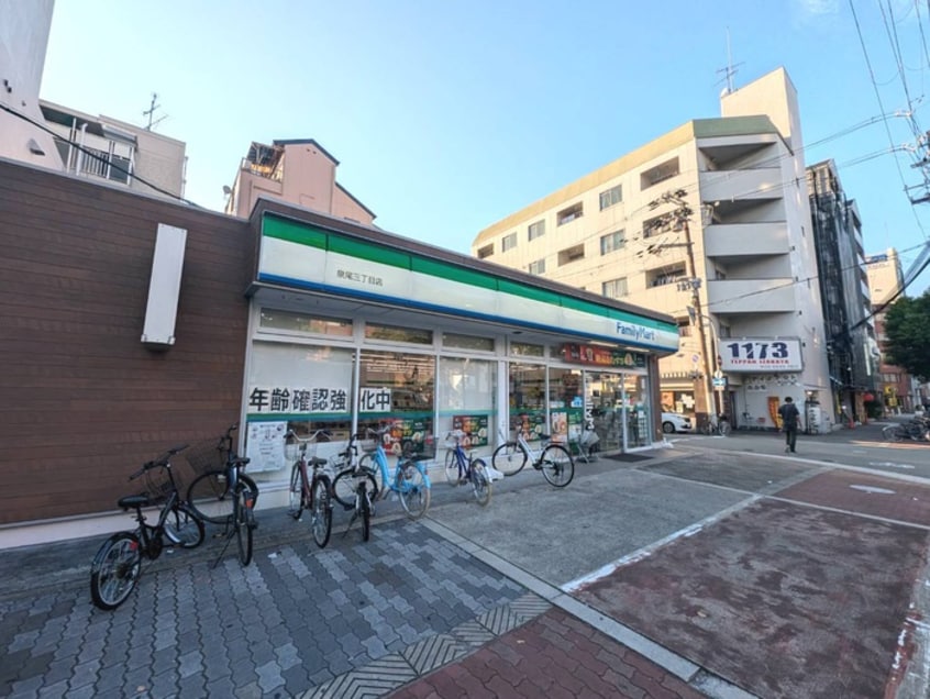 ファミリーマート(コンビニ)まで17m 永楽ハイツ