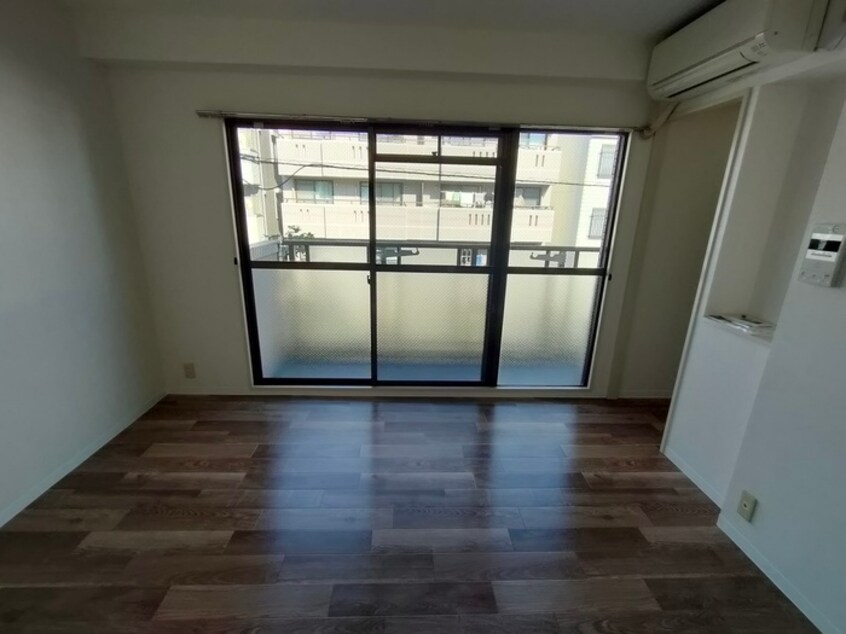 居室 エルヴェ服部