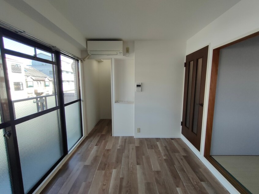 居室 エルヴェ服部