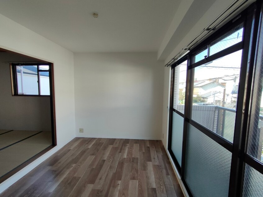 居室 エルヴェ服部