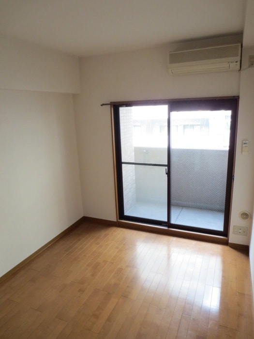 居室 SHICATA SIX BLDG(501)