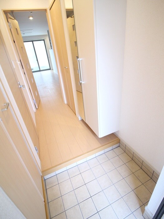 玄関 ショコラ・岡田