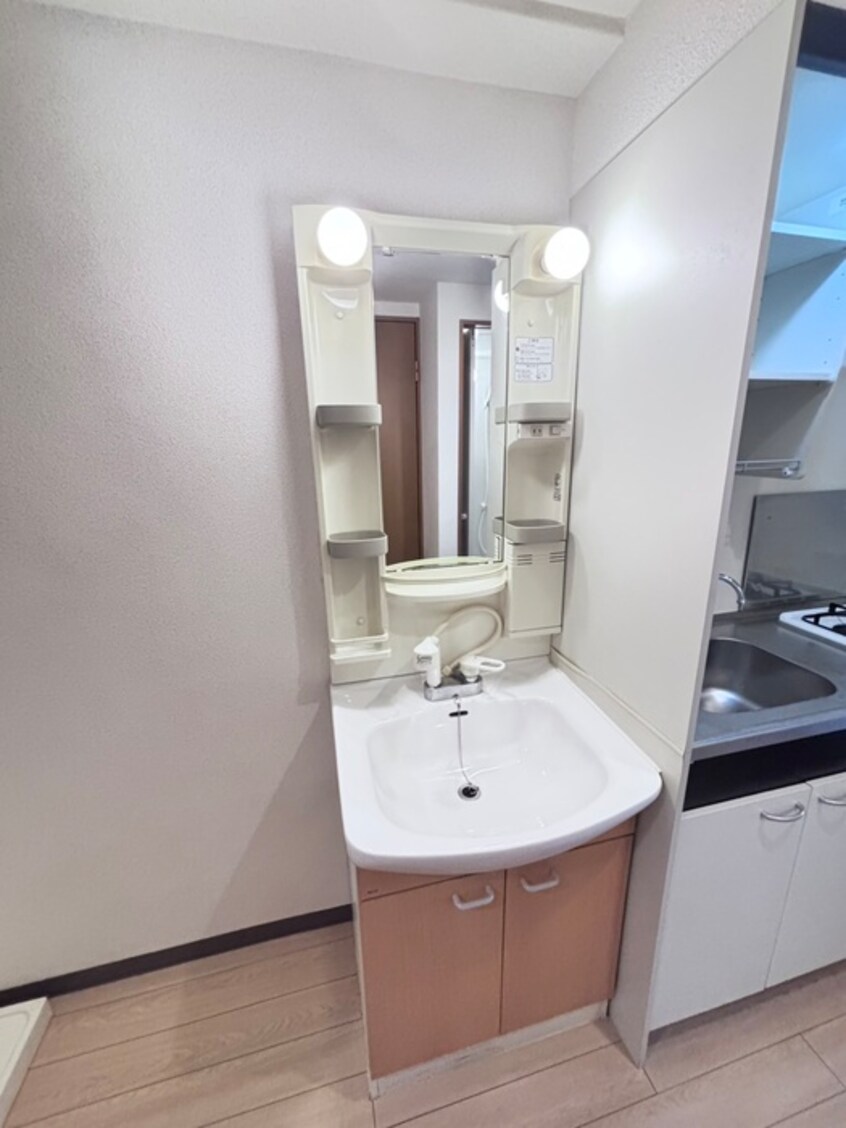 洗面 SHICATA SIX BLDG(701)
