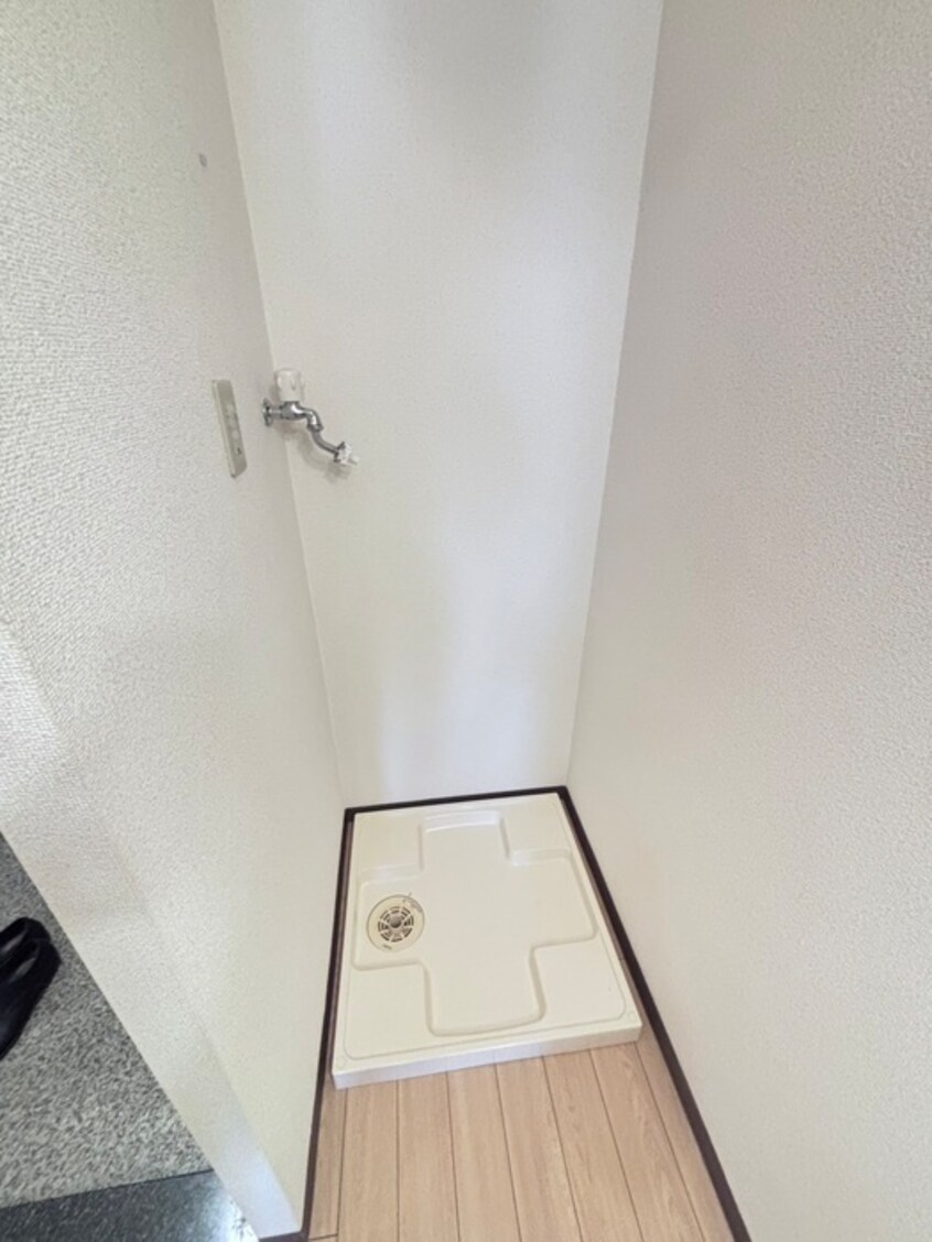 洗濯機置場 SHICATA SIX BLDG(701)