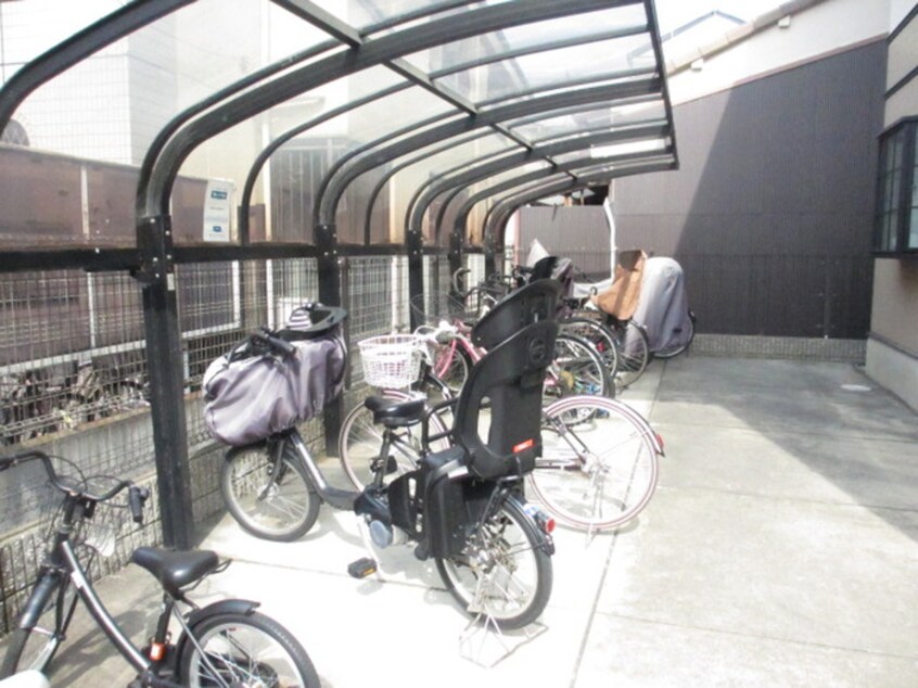 駐輪場 サンライフ岡田