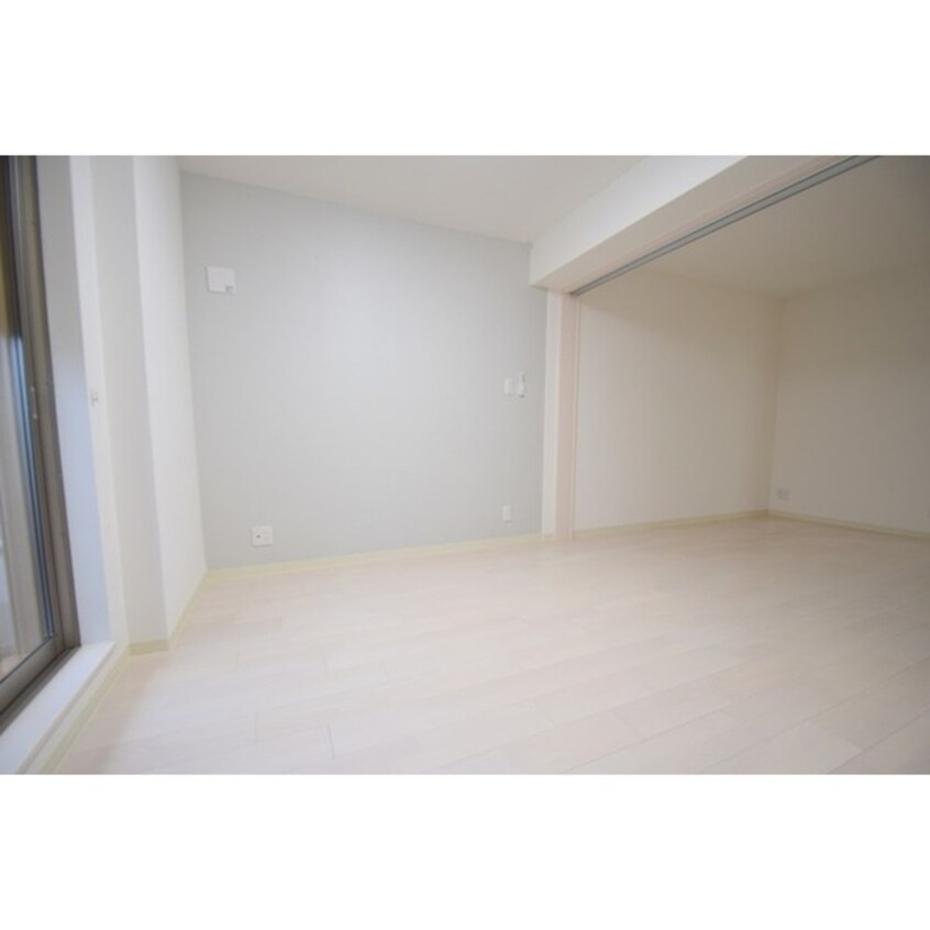 居室 ラモ－ナ門真南