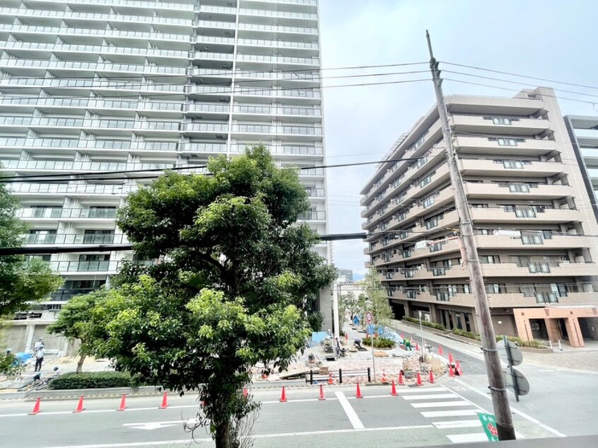 室内からの展望 コスモ尼崎駅前通り（202）
