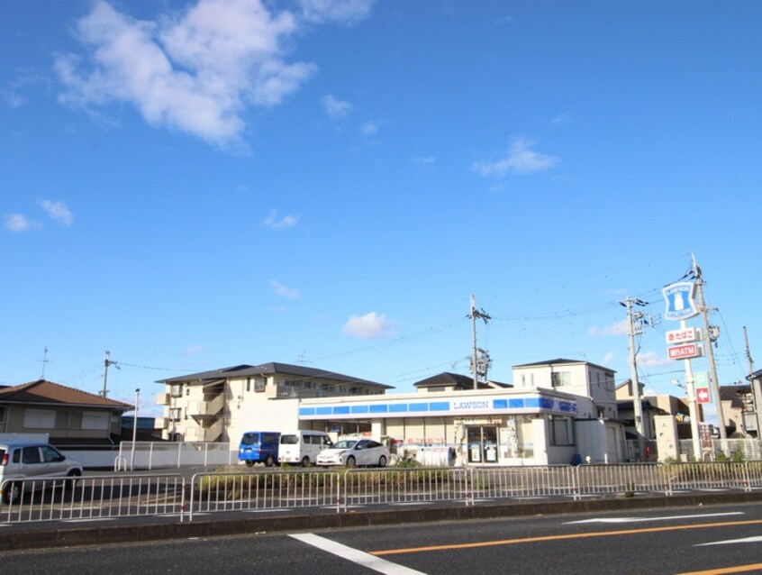 ローソン(コンビニ)まで200m ラッキービレッジ