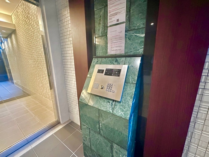 エントランス部分 エイトレジデンス岸里