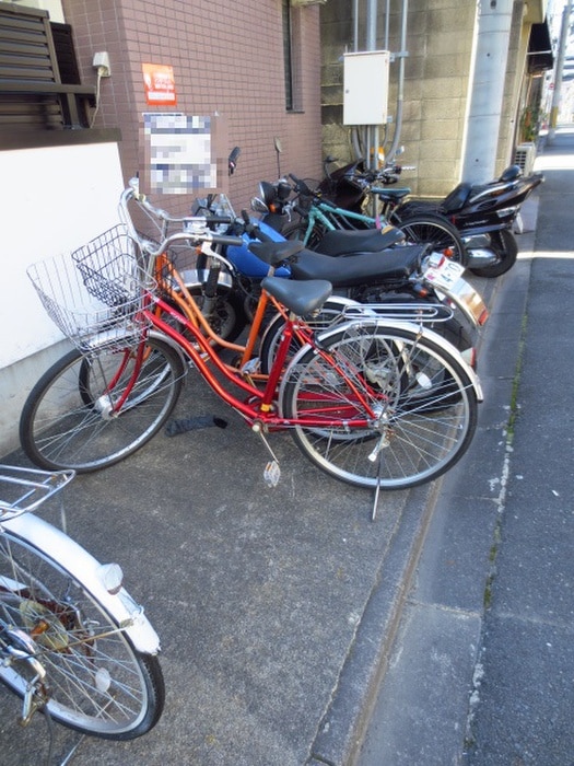 駐輪場 ドゥエル西院