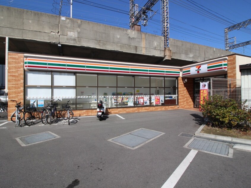 セブンイレブン寝屋川八坂町西店(コンビニ)まで650m ＨＥＩＭ　ＳＡＫＡＥ
