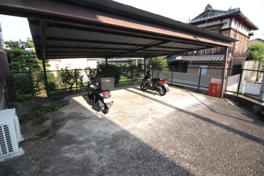 バイク置き場 コーポ弘野