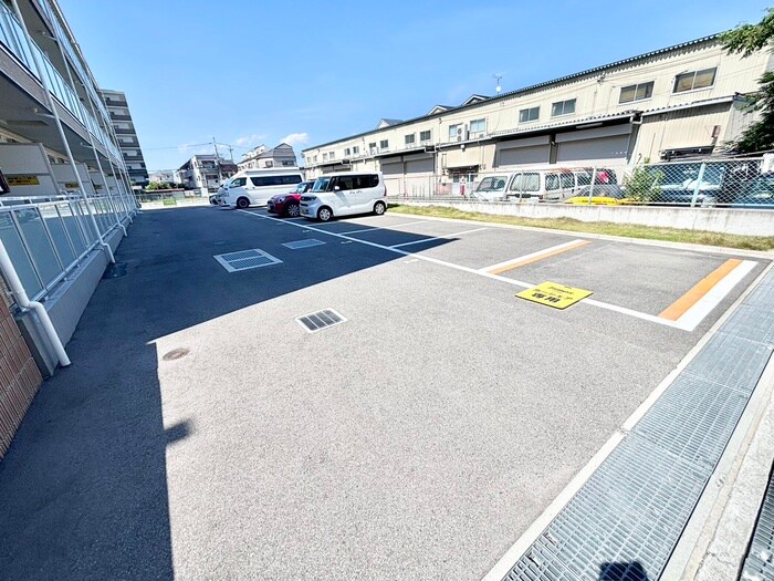 駐車場 リブリ・ミストラル