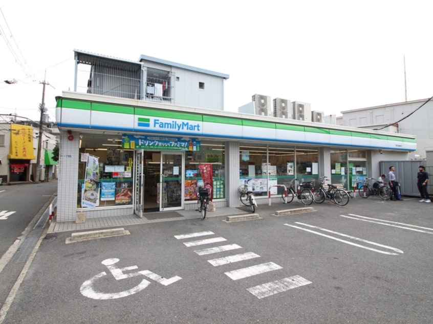 ファミリーマート(コンビニ)まで498m フジパレス吹田正雀