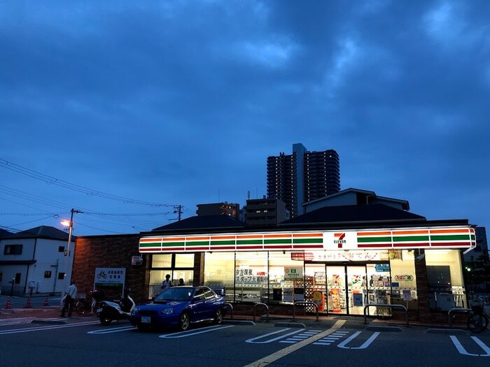 セブンイレブン(コンビニ)まで350m Premiere SAKURA