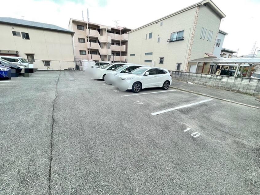 駐車場 ボッセルコ－ト深井