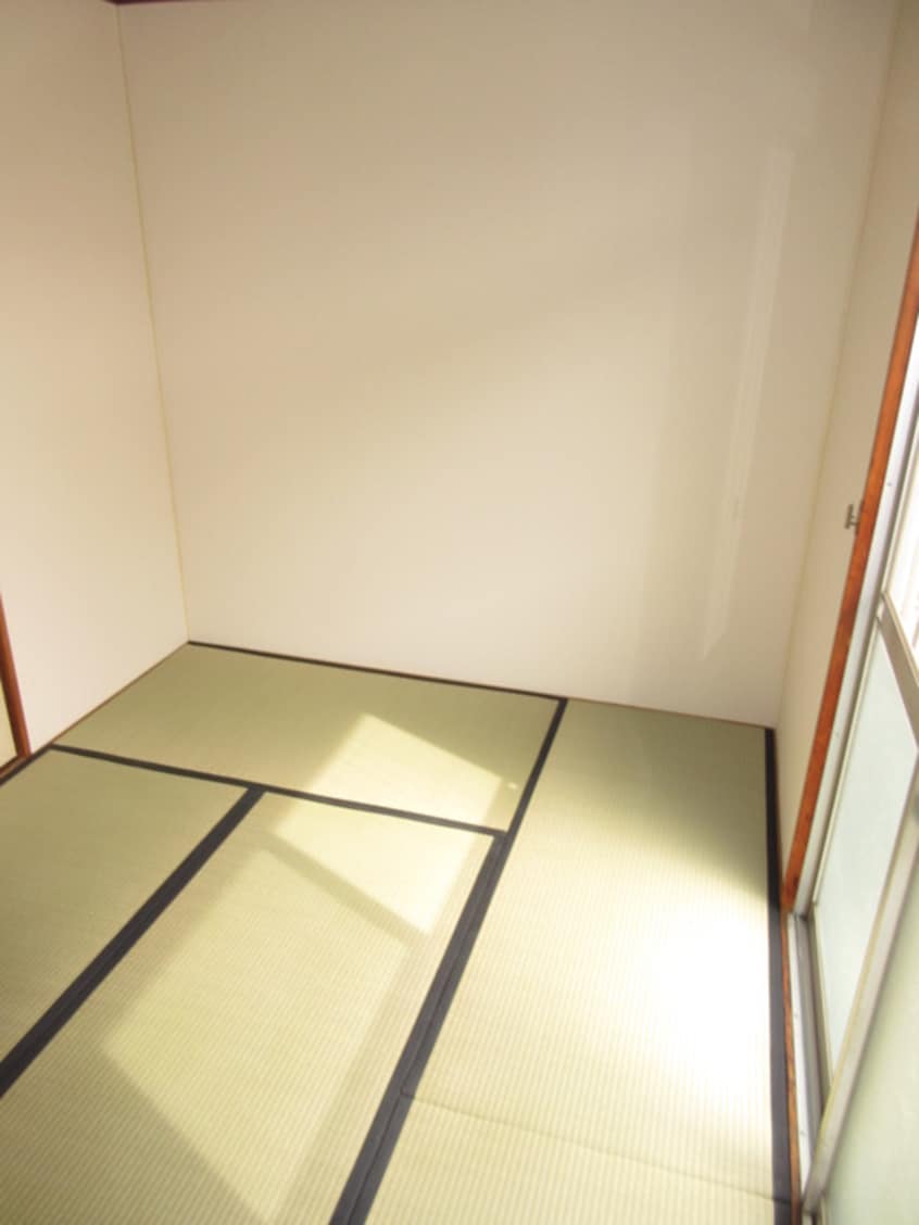 居室 阪田ハイツ