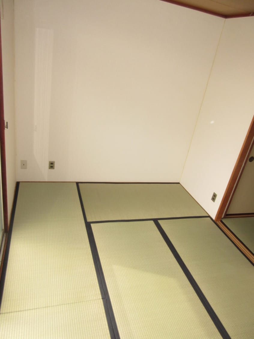 居室 阪田ハイツ