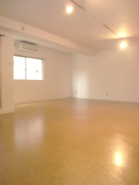 内観写真 バレイシティ