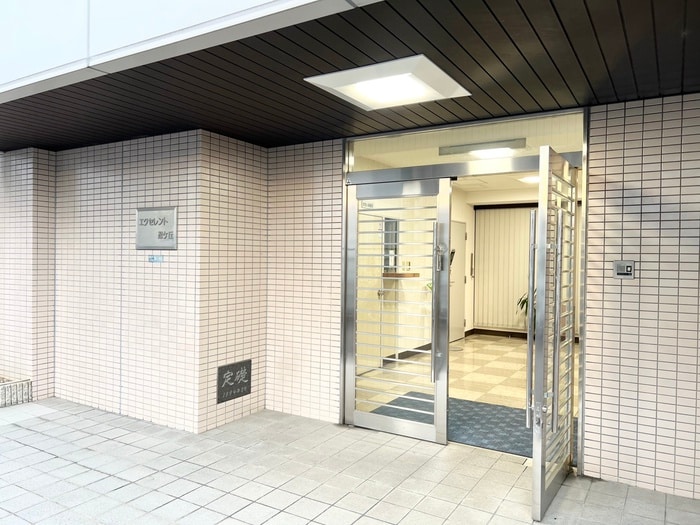 エントランス部分 エクセレント忍ヶ丘